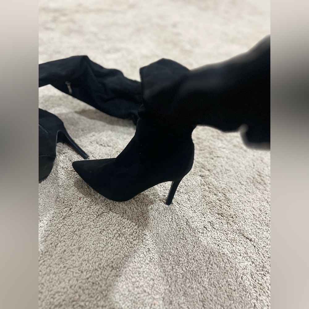 Elegant Black Stiletto Boots